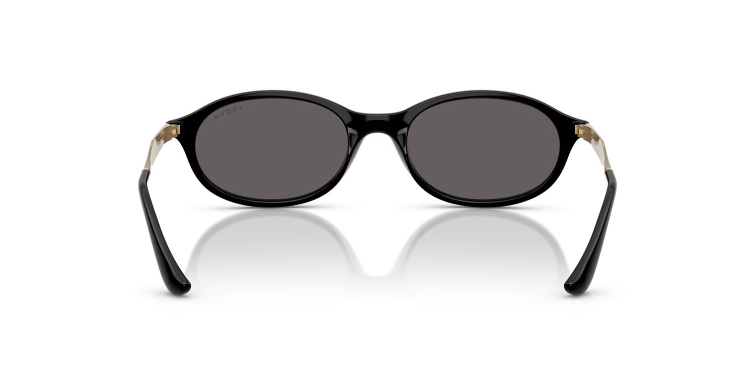 Occhiali da sole Vogue VO 5625S (W44/87) colore nero forma ovale lenti nero/grigio fumo