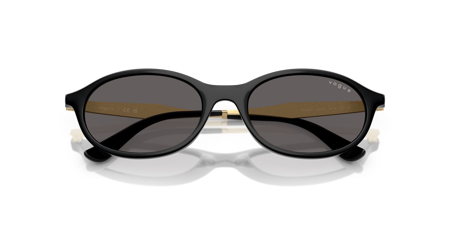 Occhiali da sole Vogue VO 5625S (W44/87) colore nero forma ovale lenti nero/grigio fumo