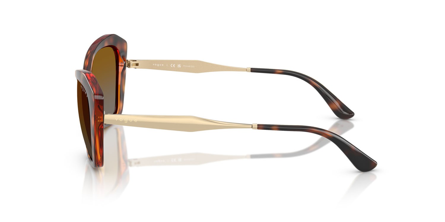 Occhiali da sole Vogue VO 5626S (W656T5) colore havana scuro forma irregolare lenti polarizzata grigio sfumato marrone