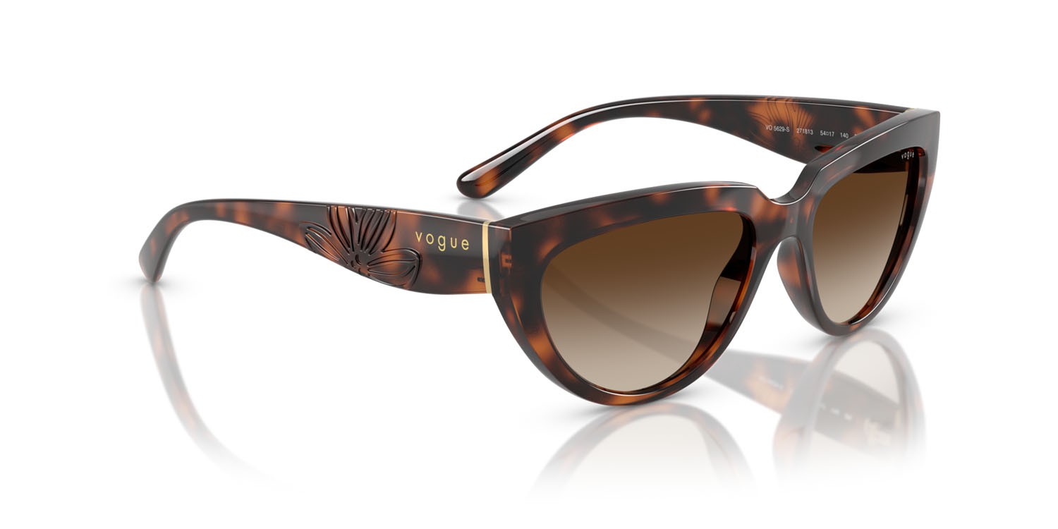Occhiali da sole Vogue VO 5629S (271813) colore havana scuro totale forma irregolare lenti gradient dark brown