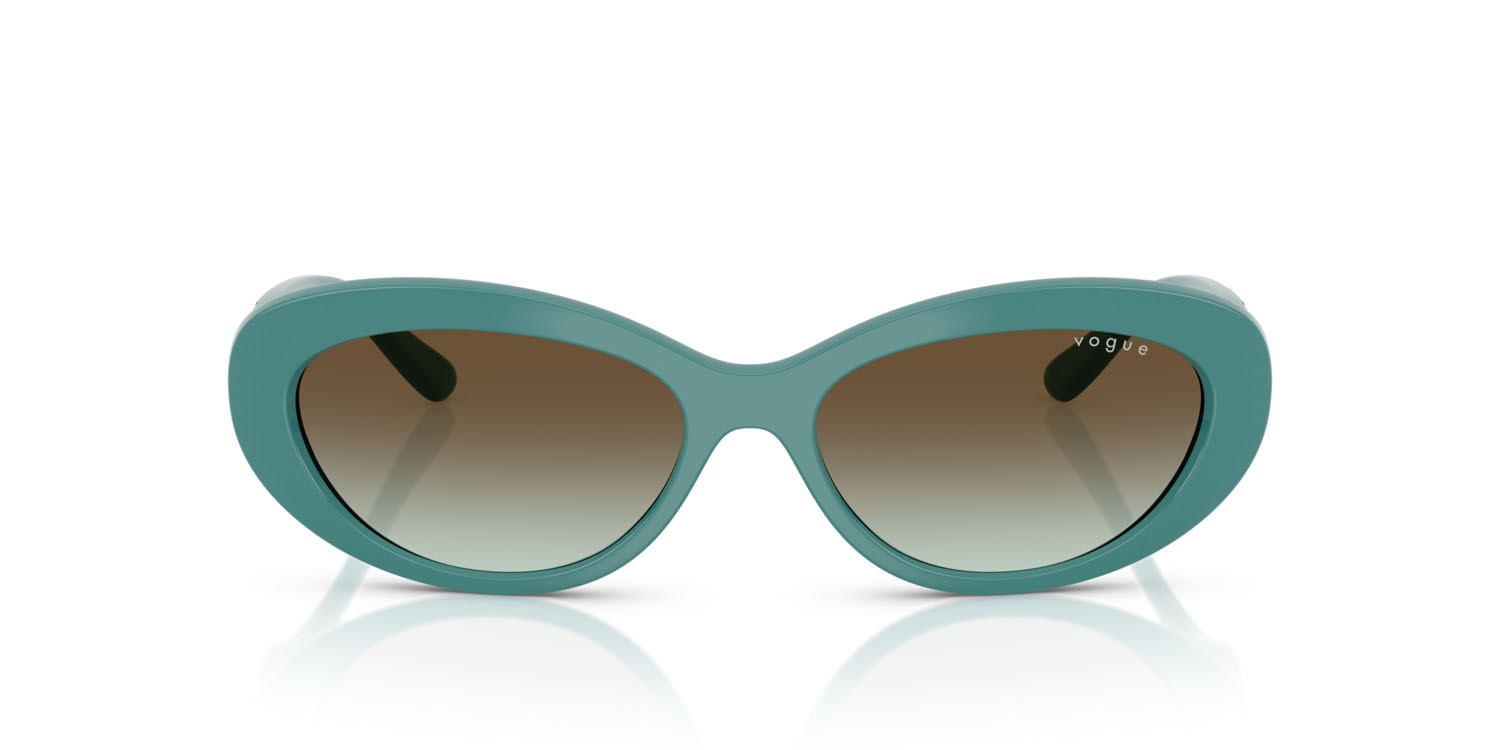 Occhiali da sole Vogue VO 5630S (3194E8) colore petrolio chiaro forma ovale lenti verde sfumato marrone
