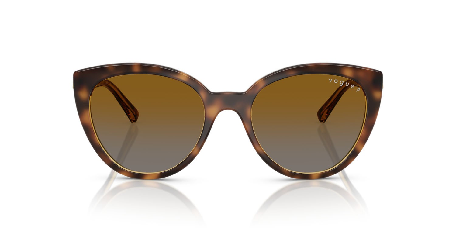 Occhiali da sole Vogue VO 5634SB (1508T5) colore havana scuro striato forma cat eye lenti polarizzata grigio sfumato marrone