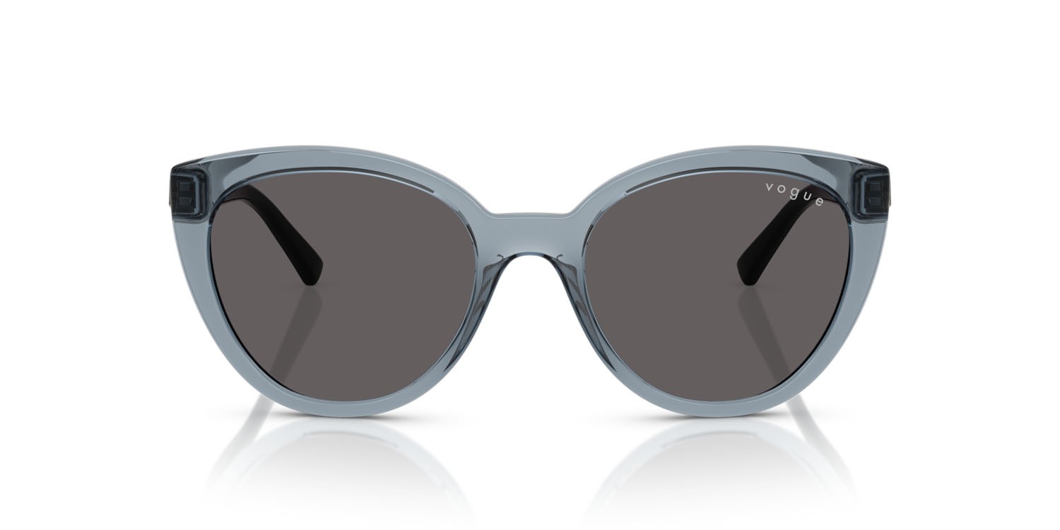 Occhiali da sole Vogue VO 5634SB (296687) colore azzurro trasparente forma cat eye lenti nero/grigio fumo