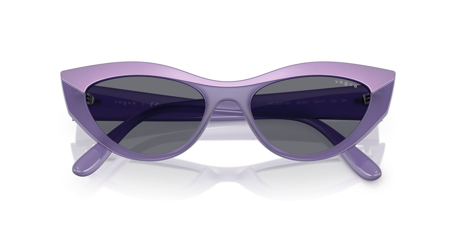Occhiali da sole Vogue VO 5637SU (3219/1) colore top viola/viola opalino forma cat eye lenti violetto scuro/grigio