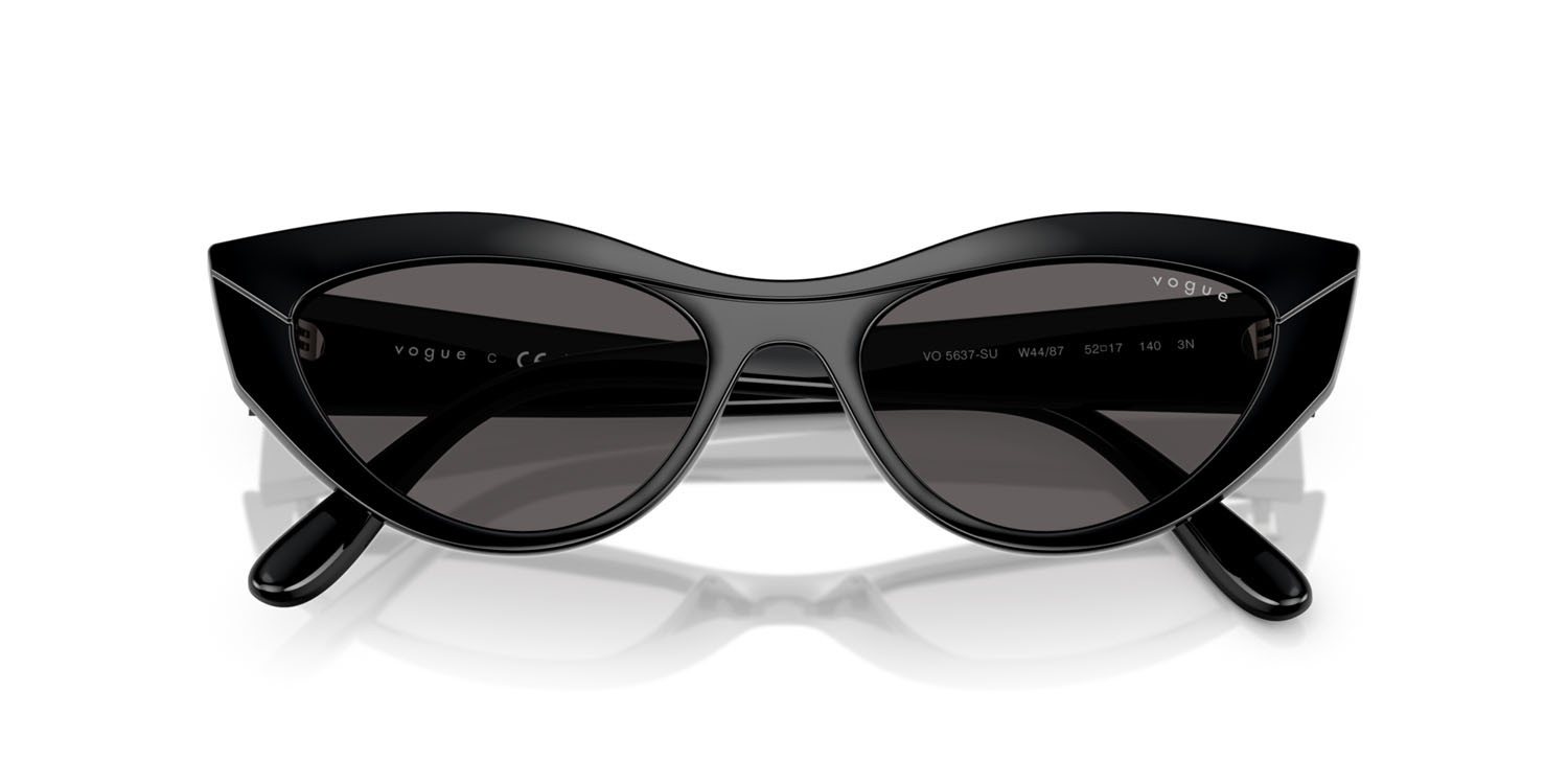Occhiali da sole Vogue VO 5637SU (W44/87) colore nero forma cat eye lenti nero/grigio fumo