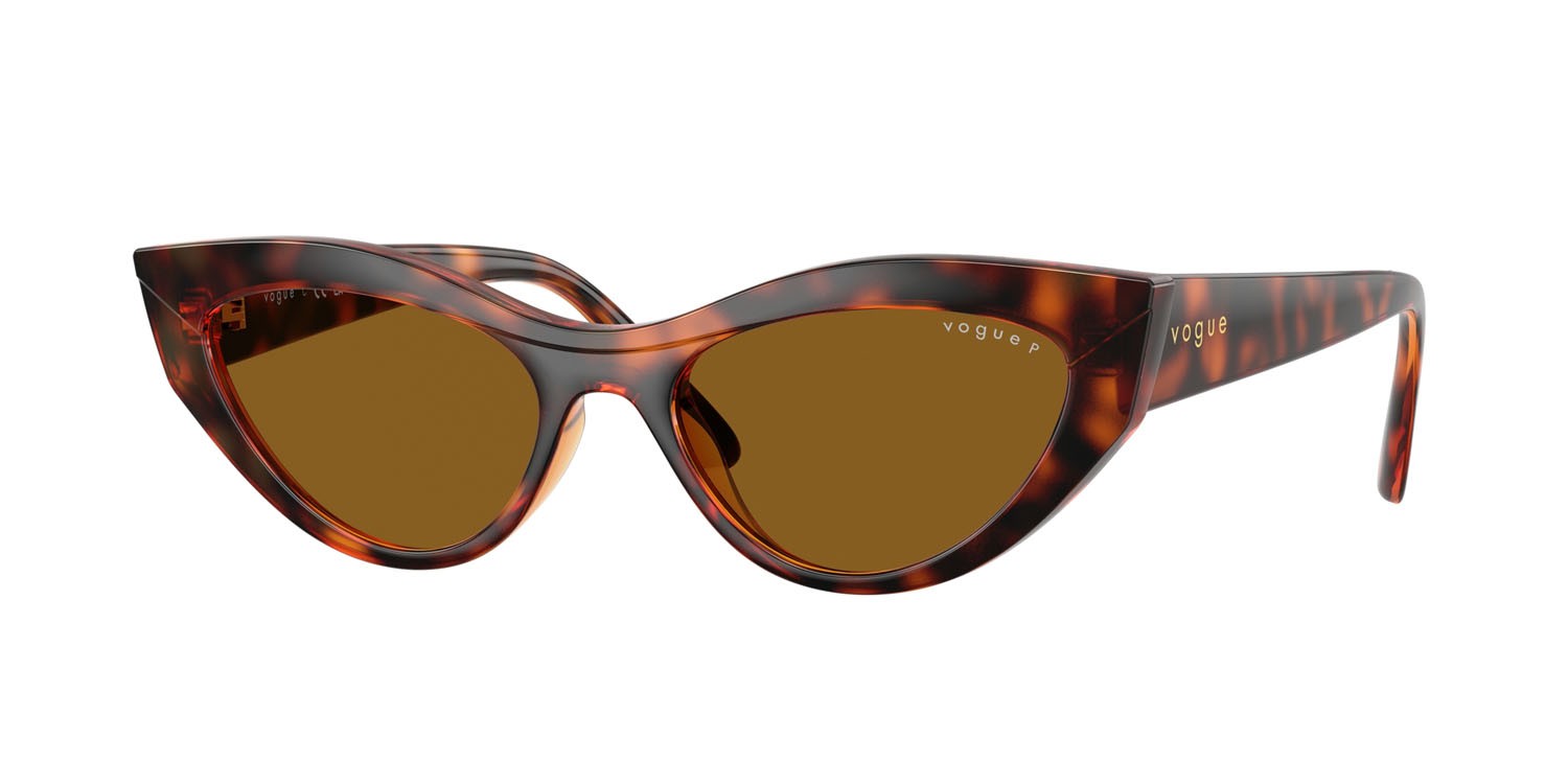 Occhiali da sole Vogue VO 5637SU (W65683) colore havana scuro forma cat eye lenti polar marrone scuro