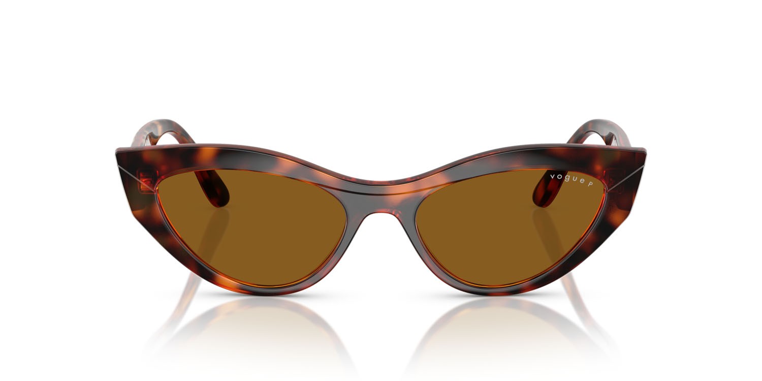 Occhiali da sole Vogue VO 5637SU (W65683) colore havana scuro forma cat eye lenti polar marrone scuro