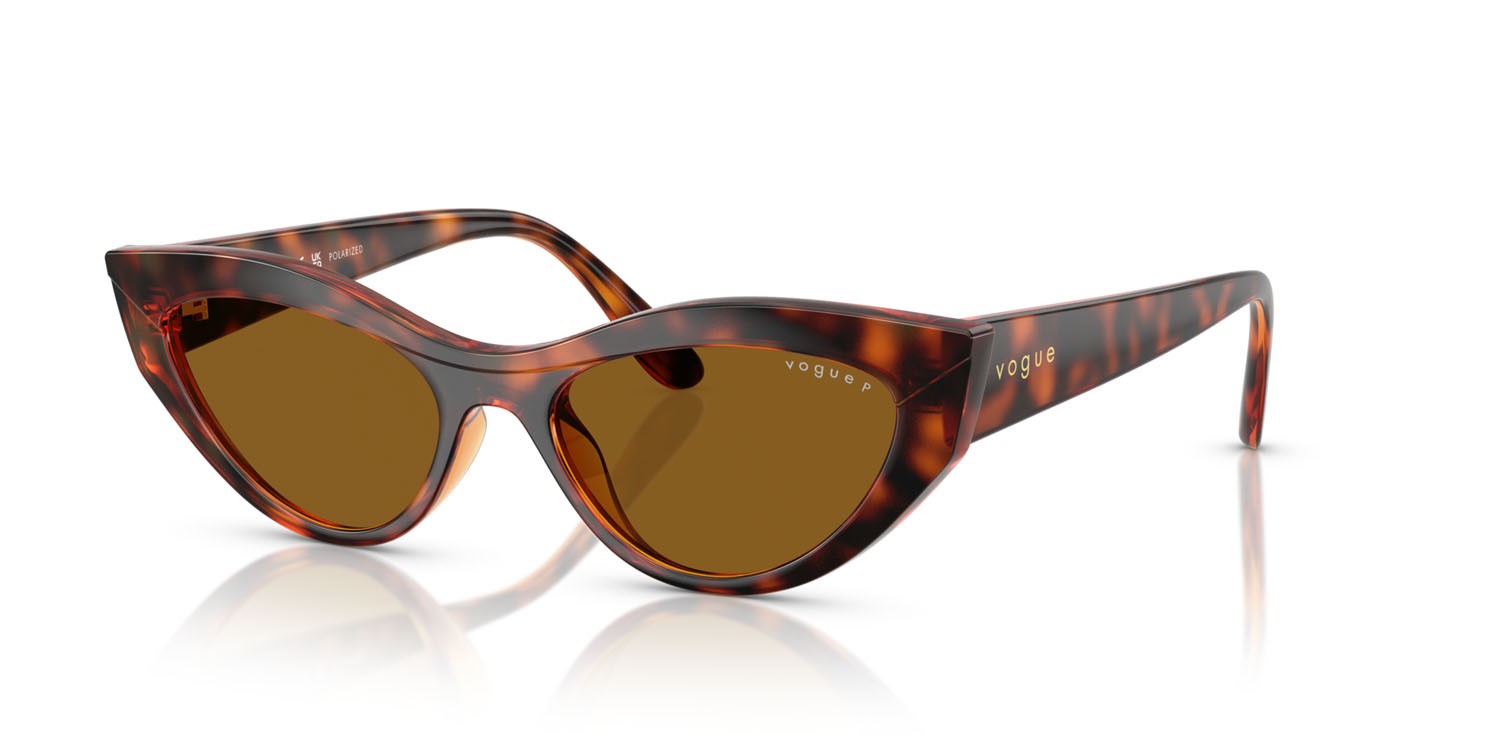 Occhiali da sole Vogue VO 5637SU (W65683) colore havana scuro forma cat eye lenti polar marrone scuro