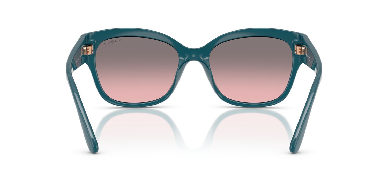 Occhiali da sole Vogue VO 5638SU (322246) colore top blu/blu opalescente forma farfalla lenti rosa sfumato grigio