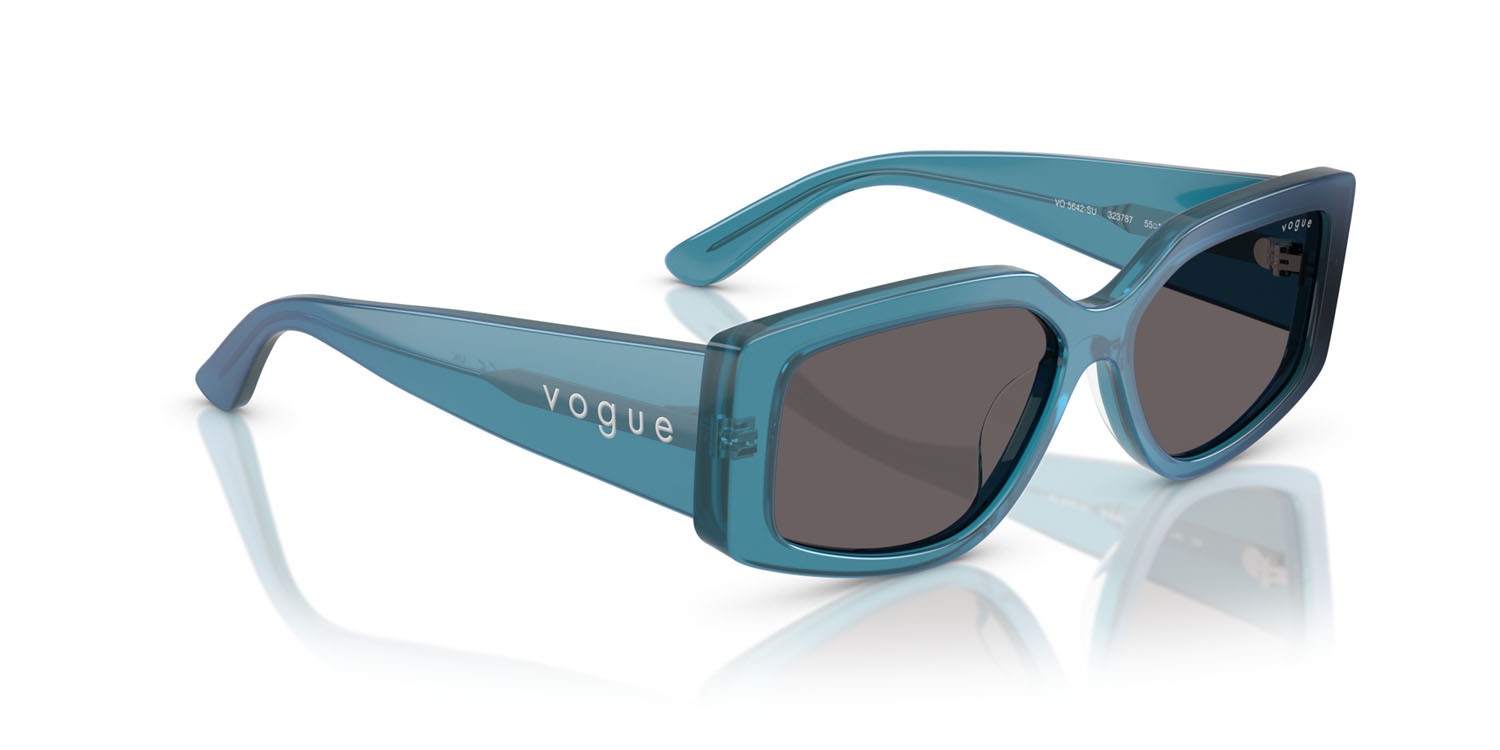 Sunglasses Vogue VO 5642SU (323787) color blu perlato trasparente shape rectangle lenses nero/grigio fumo