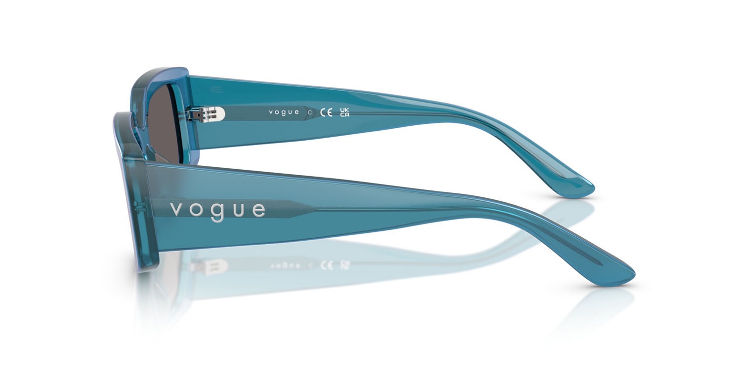 Sunglasses Vogue VO 5642SU (323787) color blu perlato trasparente shape rectangle lenses nero/grigio fumo