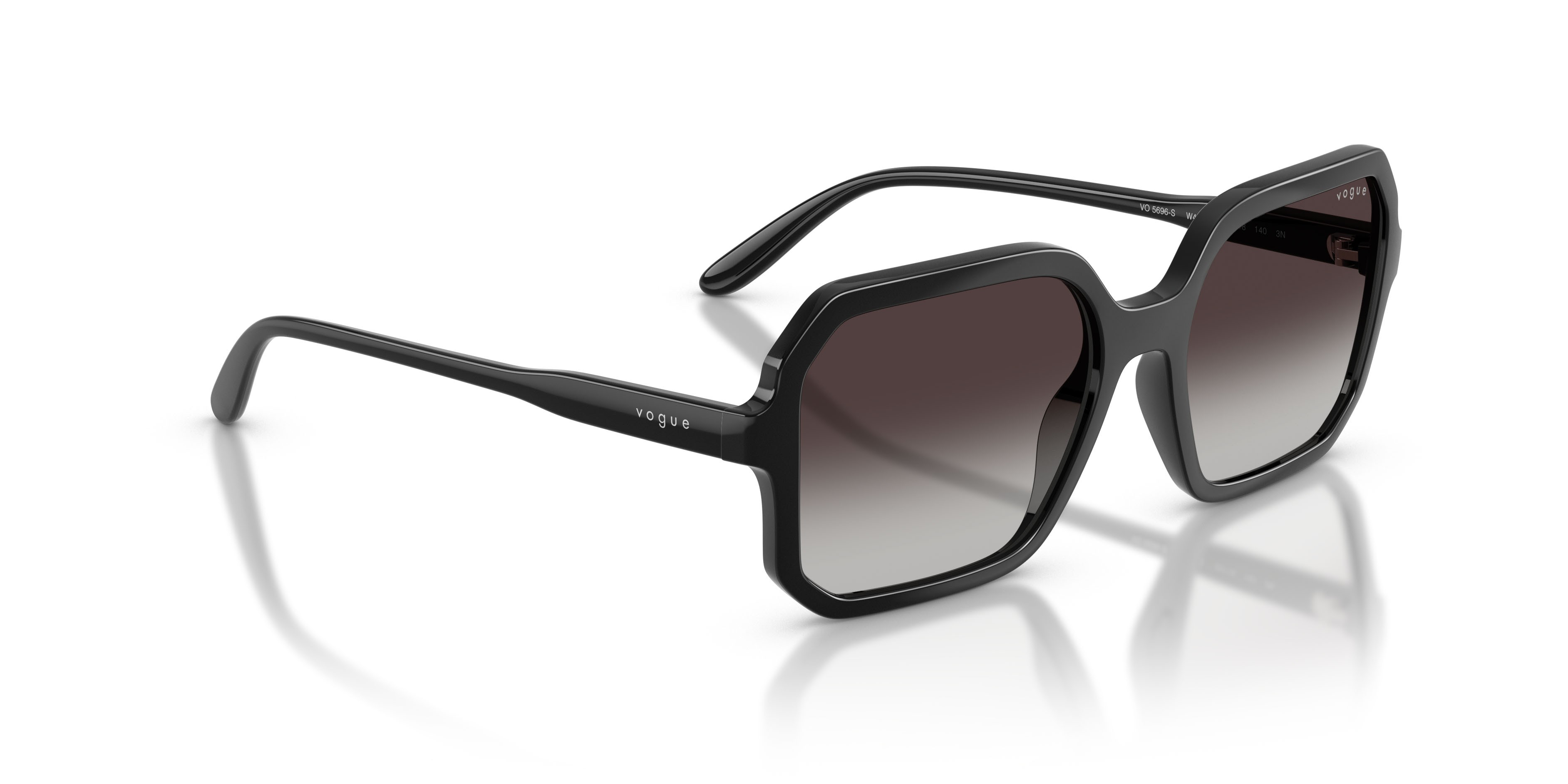 Occhiali da sole Vogue VO 5696S (W44/8G) colore nero forma quadrato lenti sfumato grigio