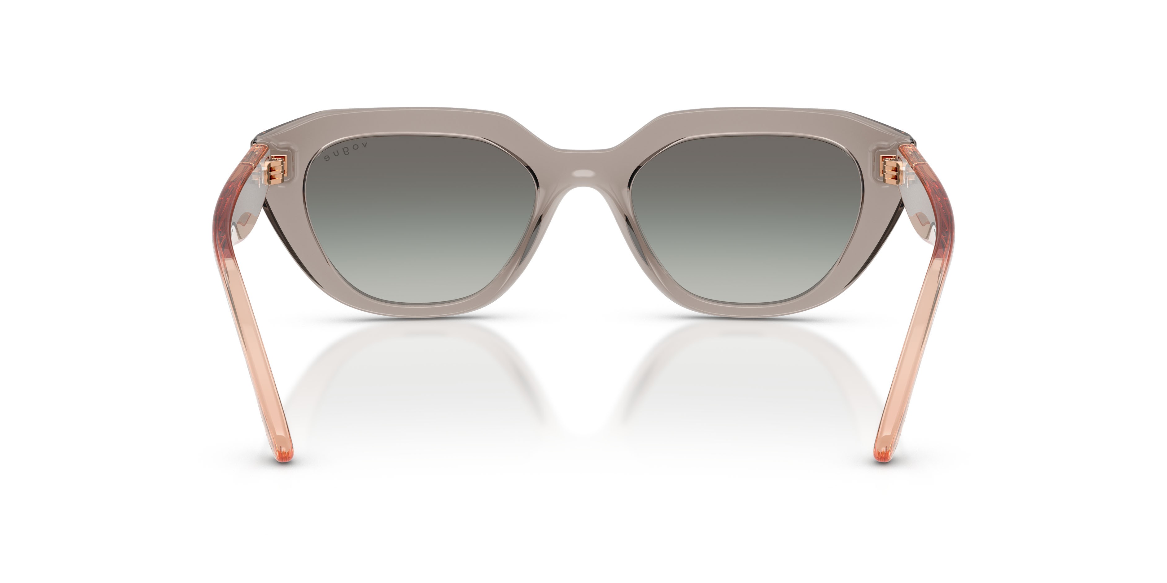 Occhiali da sole Vogue VO 5711S (330111) colore milky warm grey forma irregolare lenti grigio sfumato