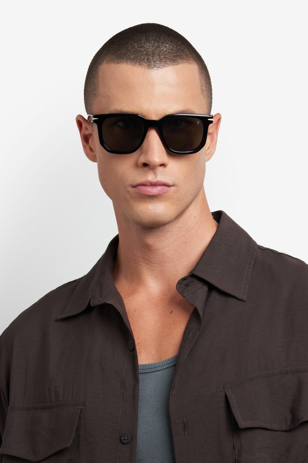 Occhiali da vista David Beckham Db 7143/C 109295 WR7 colore black havana forma quadrato lenti green polarized