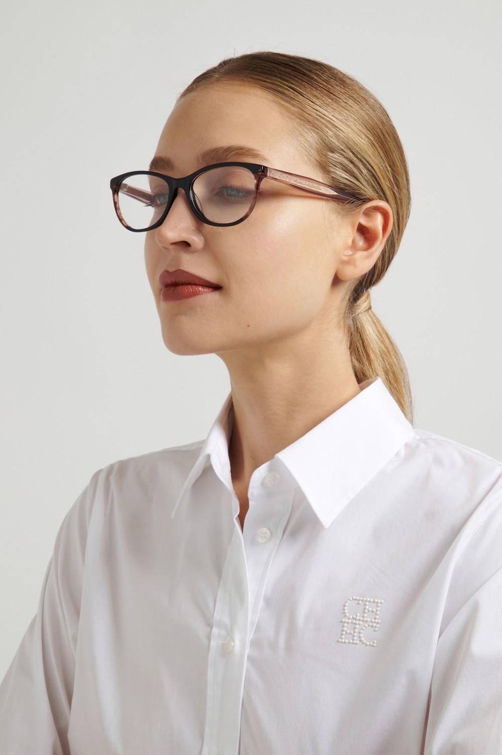 Eyeglasses Carolina Herrera Her 0393 111795 3H2 color black pink shape oval 