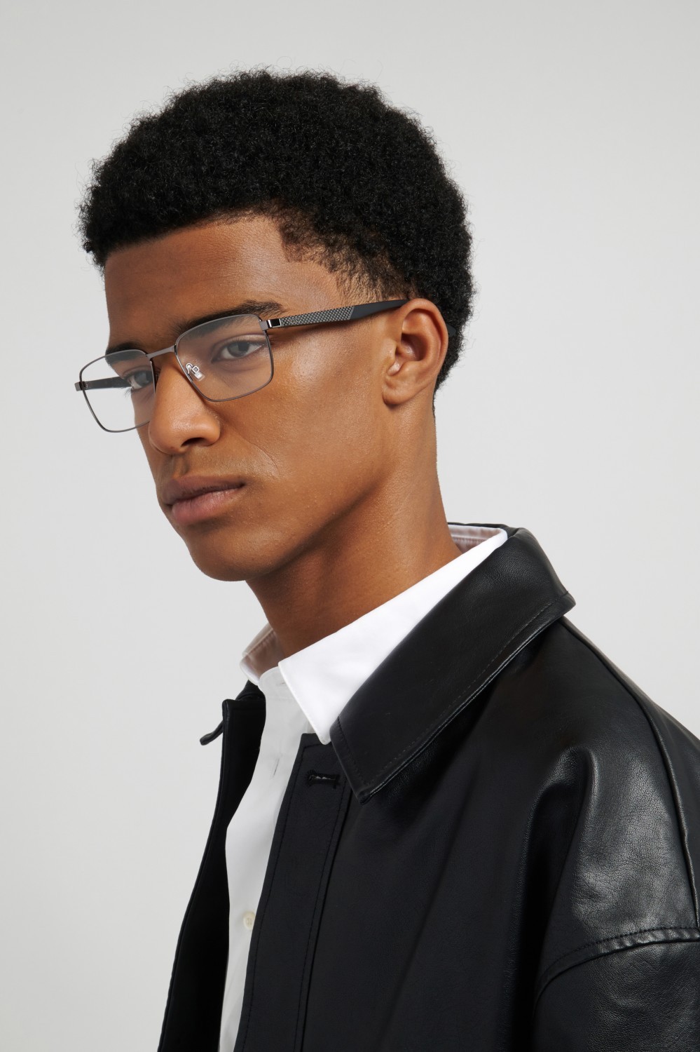 Eyeglasses Hugo Boss 1916 111796 KJ1 color dark ruthenium shape rectangle 
