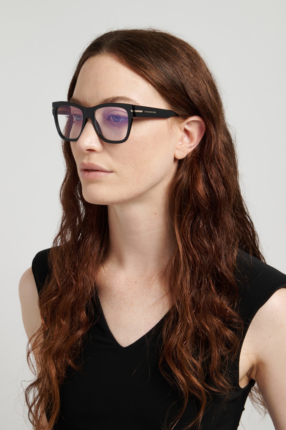 Eyeglasses Victoria Beckham Vb 7013 111857 807 color black shape square lenses violet mirror