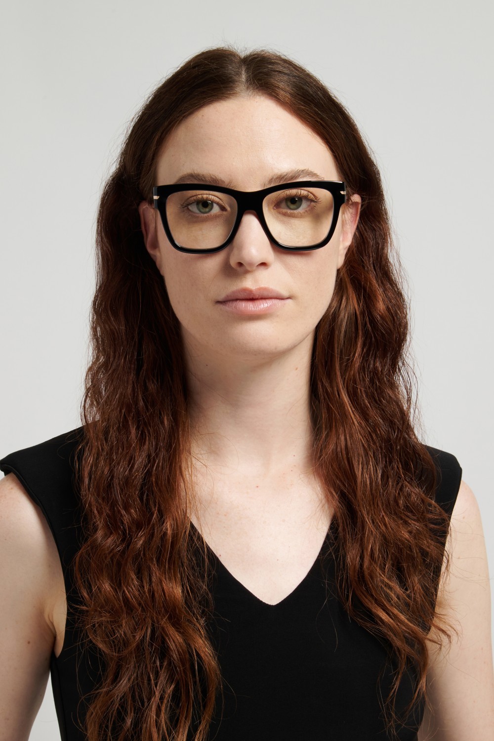 Eyeglasses Victoria Beckham Vb 7013 111857 807 color black shape square lenses violet mirror