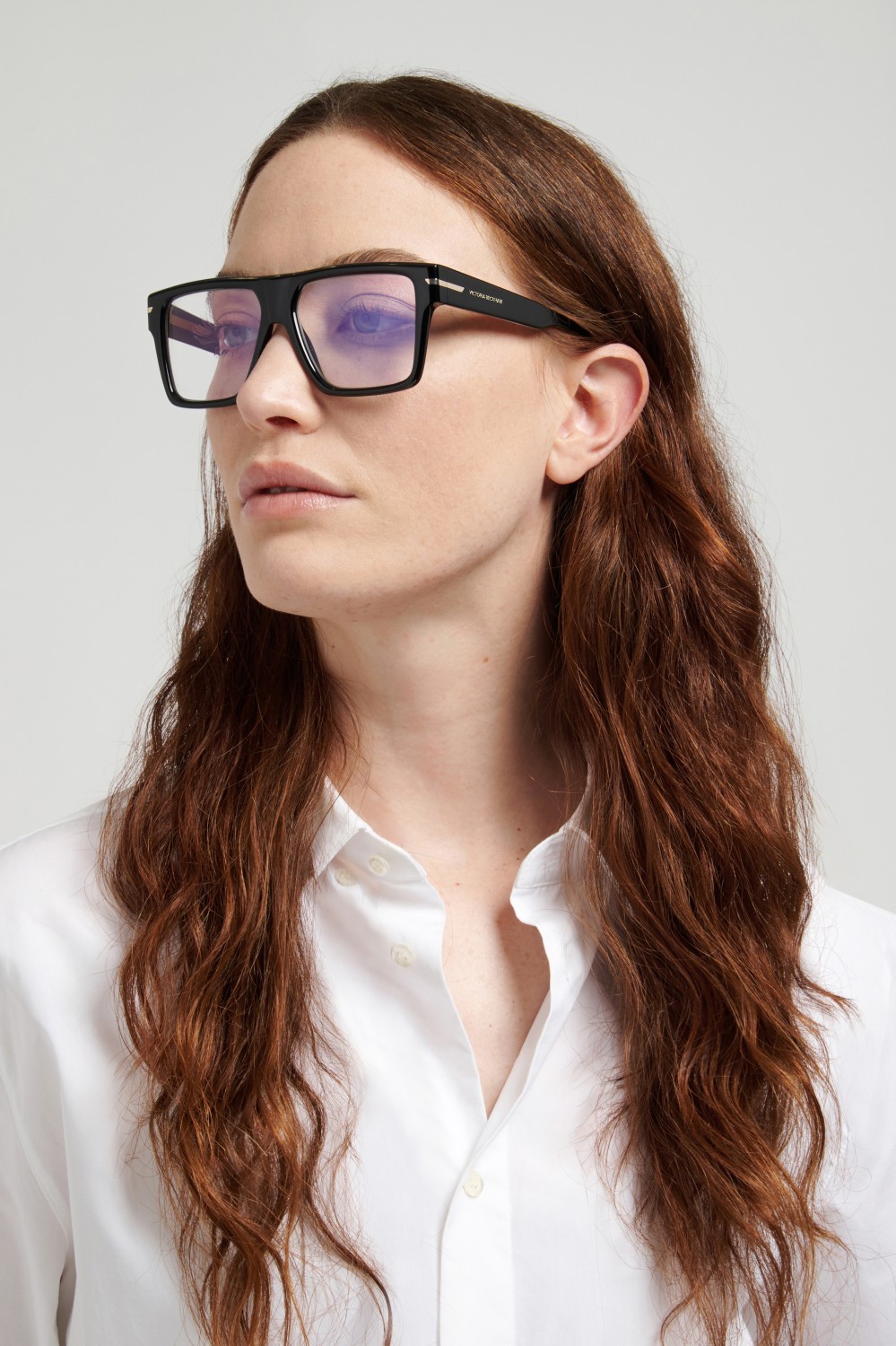 Eyeglasses Victoria Beckham Vb 7010 111865 807 color black shape rectangle lenses violet mirror