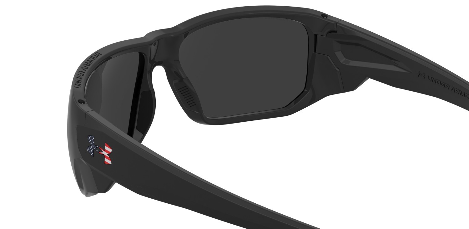 Occhiali da sole Under Armour Ua Attack 2 205289 SZE 6C colore black multicolor forma rettangolare lenti grey polarized  oleophobic