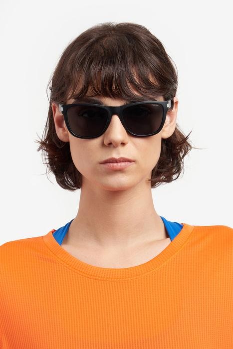 Occhiali da sole Polaroid PLD 2138/S 205715 (O6W M9) colore matte black grey forma quadrato lenti grey polarized