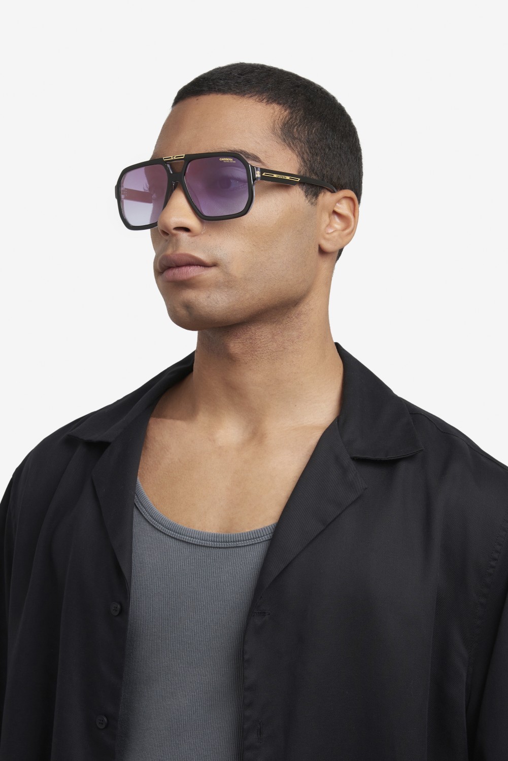 Sonnenbrillen Carrera Victory C 01/S 206759 (EI7 YB) farbe black crystal_ form quadratisch gläser blue shaded red