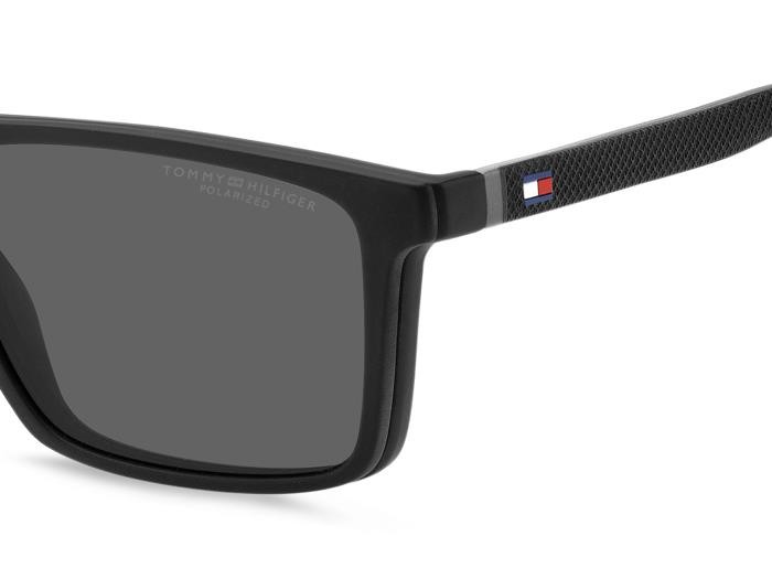 Occhiali da vista Tommy Hilfiger Th 2086/CS 206774 (O6W M9) colore matte black grey forma rettangolare lenti grey polarized
