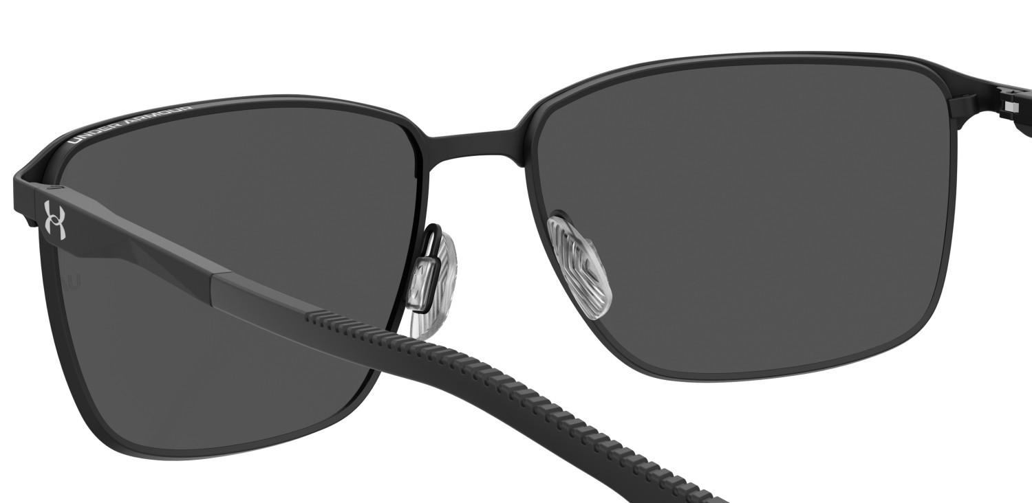 Occhiali da sole Under Armour Ua Retained/G 207181 003 IR colore matte black forma rettangolare lenti grey