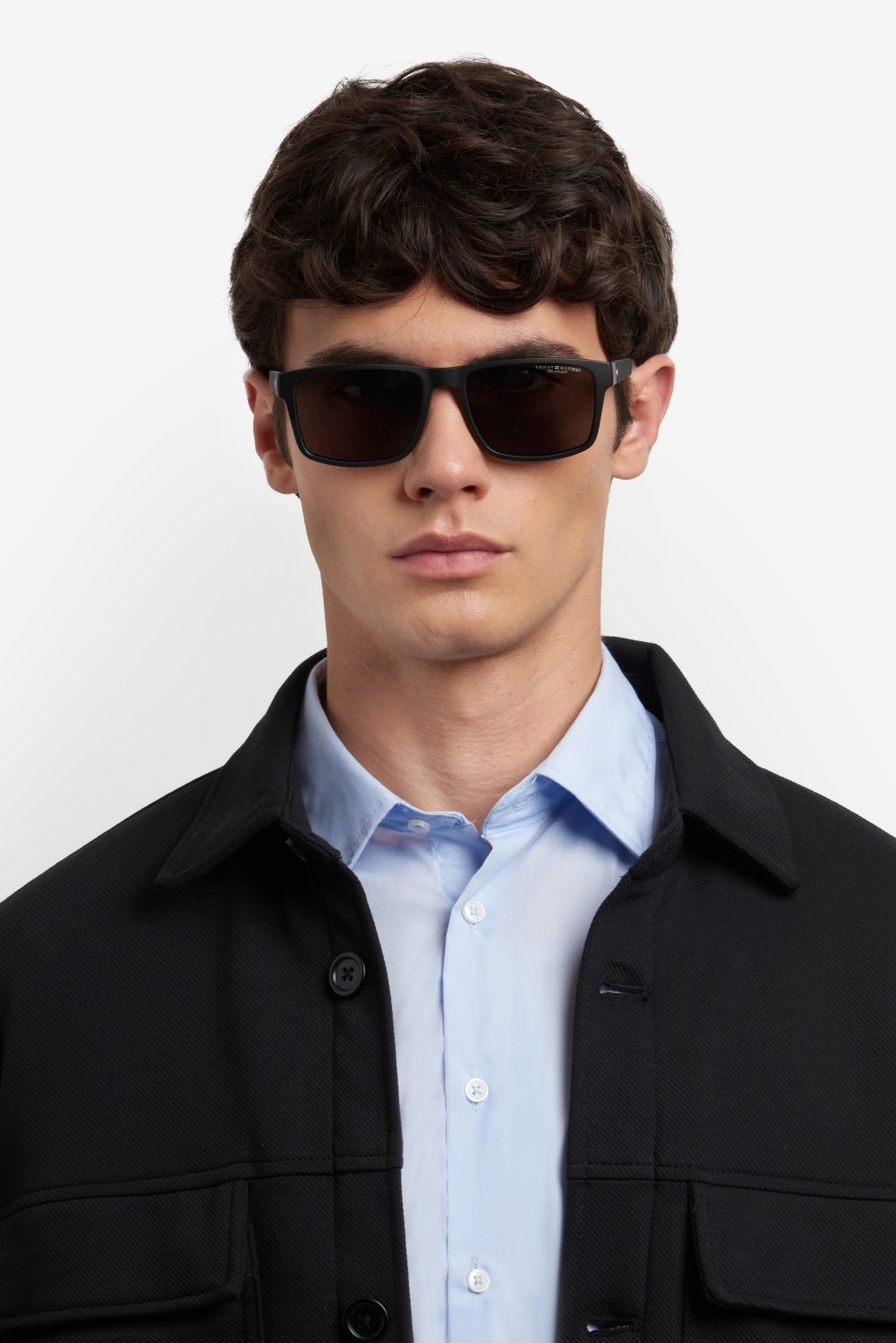 Sunglasses Tommy Hilfiger Th 2142/S 207388 807 M9 color black shape rectangle lenses grey polarized