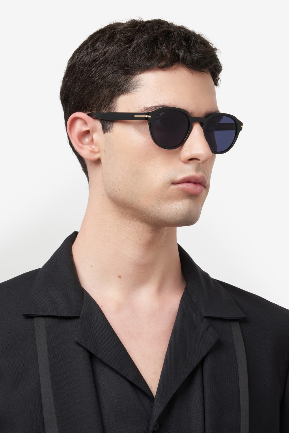 Occhiali da sole Hugo Boss 1721/S 207548 807 KU colore black forma rettangolare lenti blue