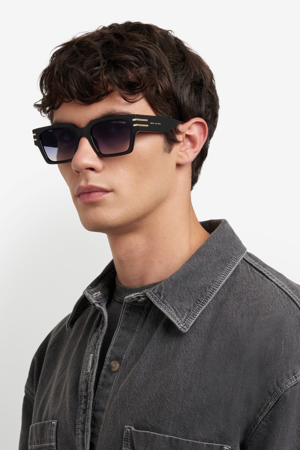 Occhiali da sole Marc Jacobs 787/S 207564 2M2 08 colore black gold forma rettangolare lenti dk blue shaded