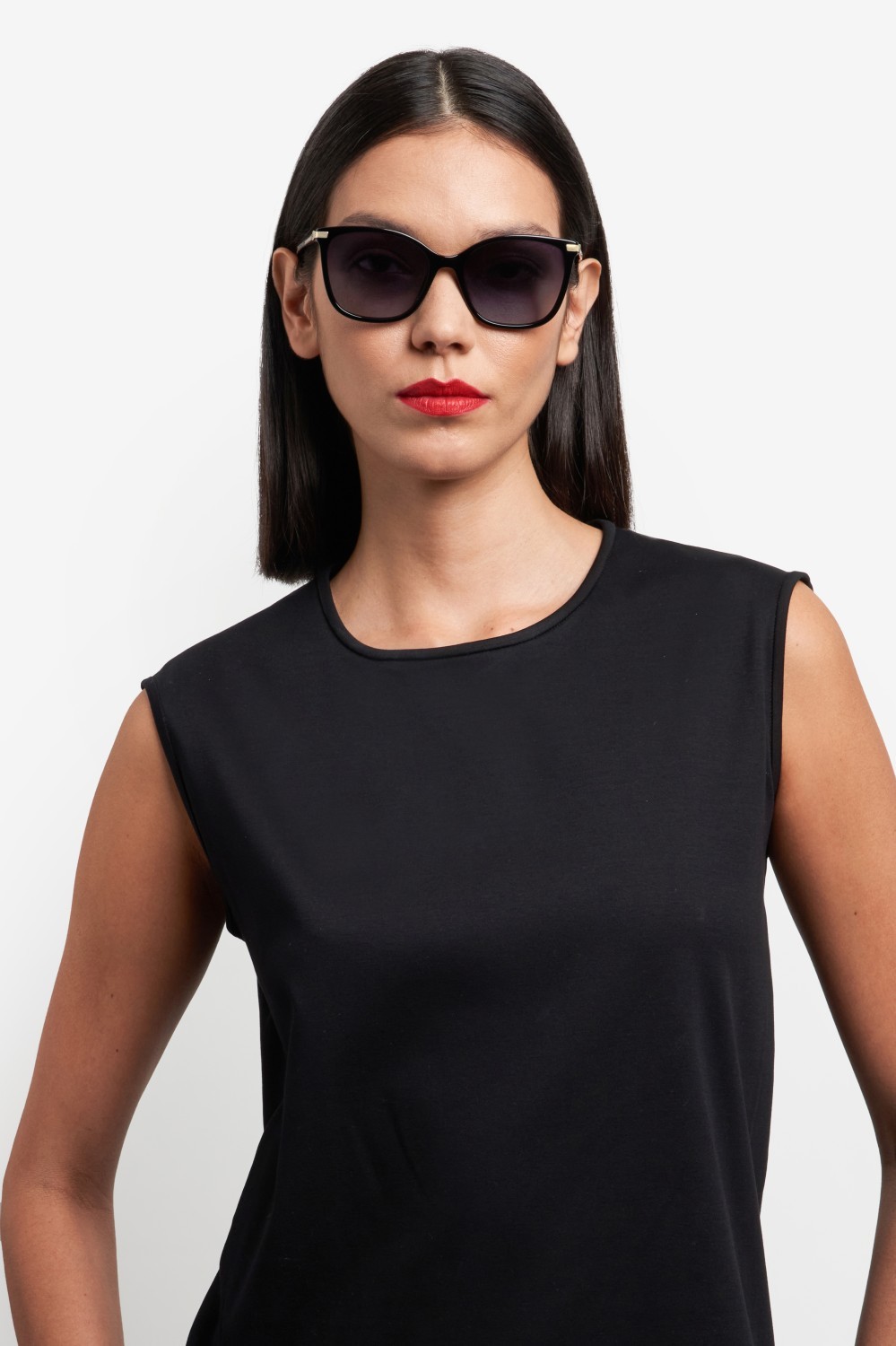 Occhiali da sole Carolina Herrera Her 0261/G 207645 807 9O colore black forma rettangolare lenti dark grey shaded