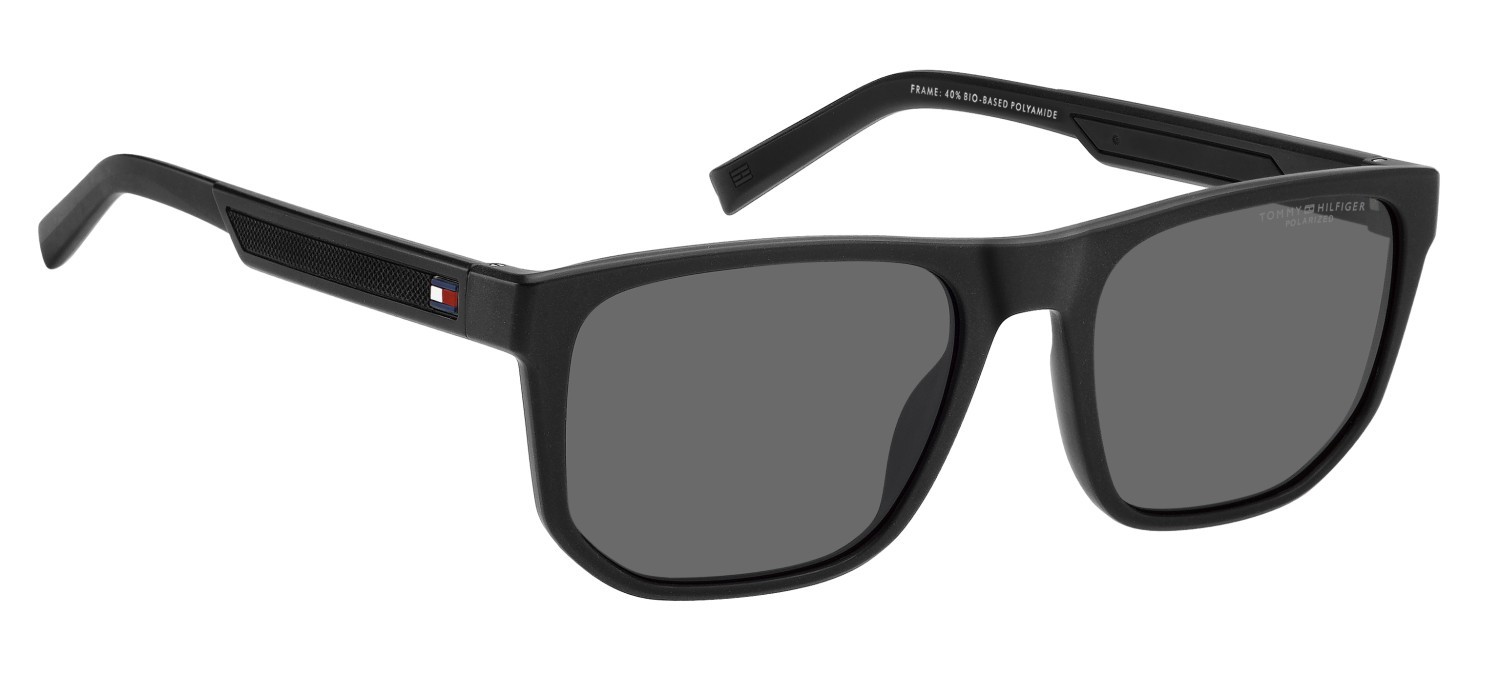 Sunglasses Tommy Hilfiger Th 2200/S 207893 807 M9 color black shape rectangle lenses grey polarized
