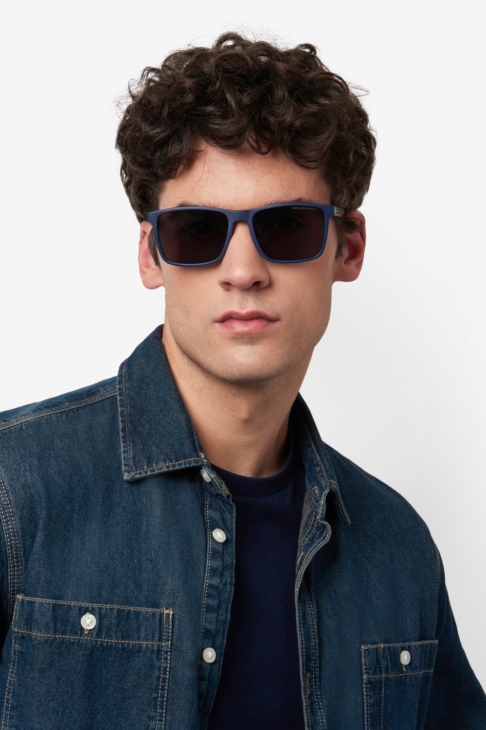 Occhiali da sole Tommy Hilfiger Th 2201/S 207894 8RU IR colore blue red forma rettangolare lenti grey