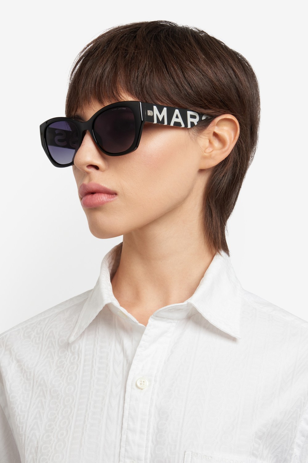 Sunglasses Marc Jacobs 807/S 207929 807 9O color black shape rectangle lenses dark grey shaded