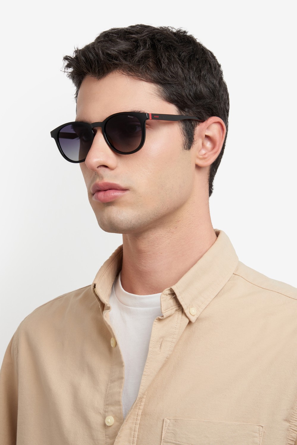 Sunglasses Hugo Hg 1357/S 207972 807 9O color black shape rectangle lenses dark grey shaded