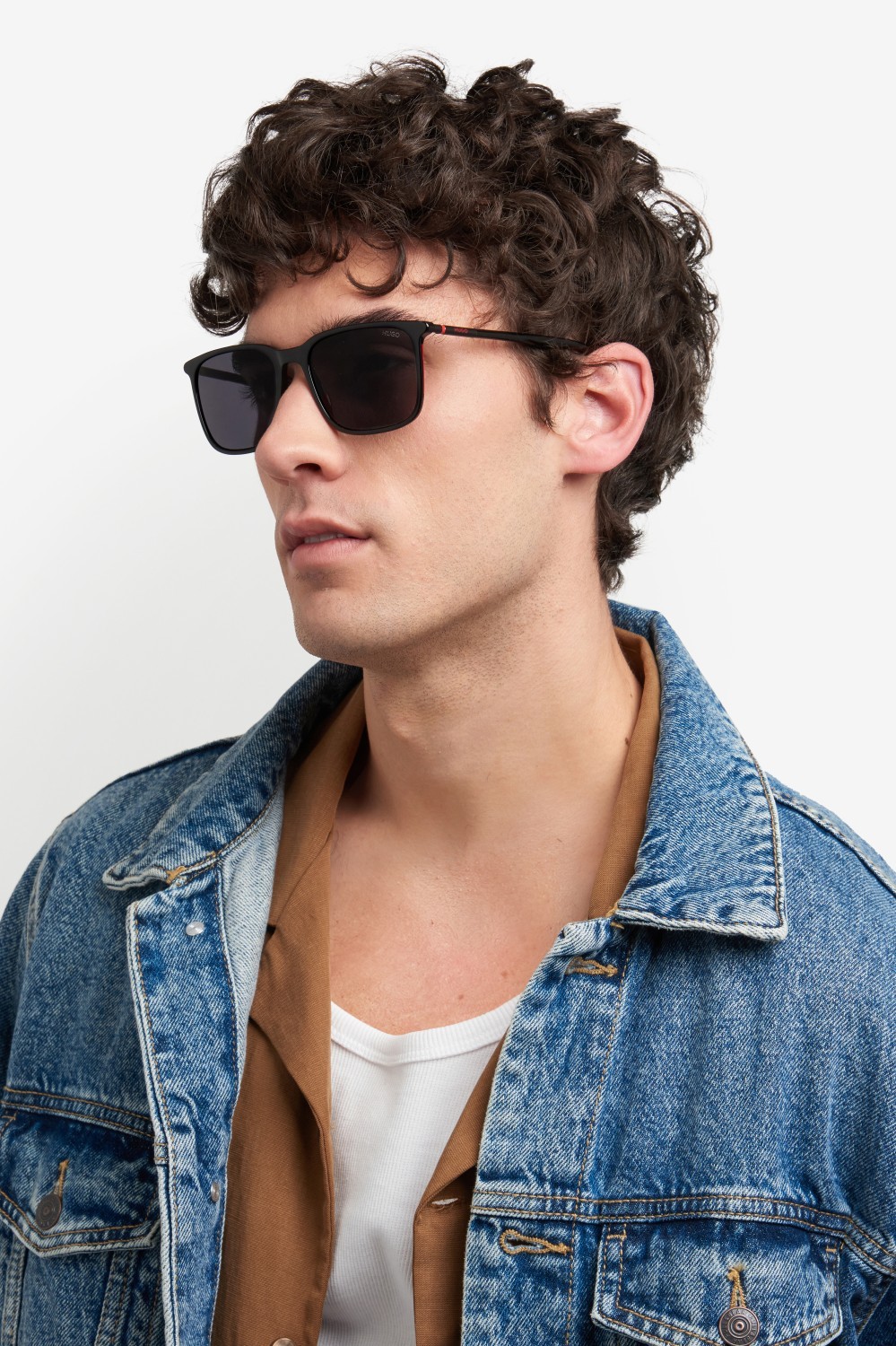 Sunglasses Hugo Hg 1344/S 207975 807 IR color black shape rectangle lenses grey