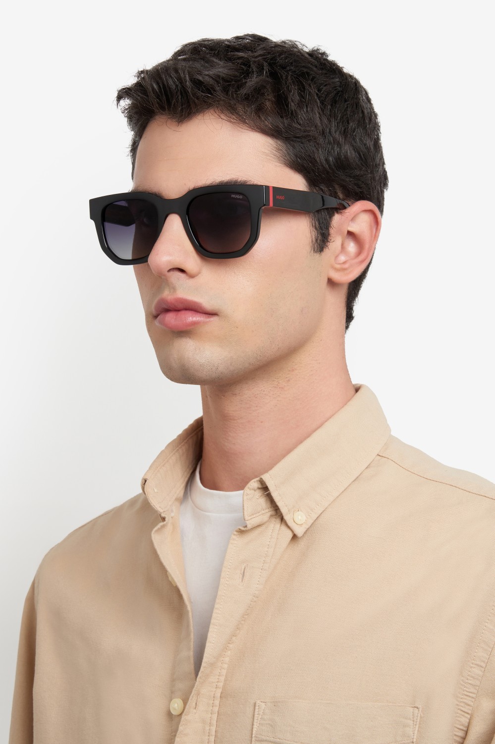 Sonnenbrillen Hugo Hg 1358/S 207983 807 9O farbe black form rechteckig gläser dark grey shaded