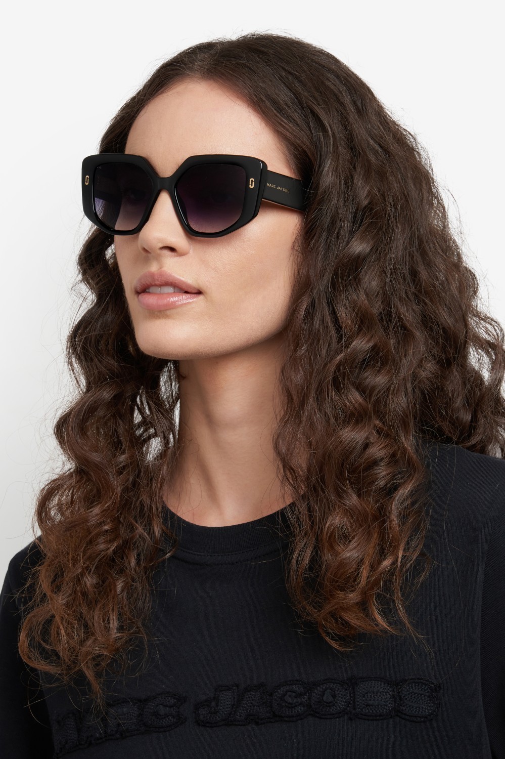 Sunglasses Marc Jacobs Mj 1116/S 207985 807 9O color black shape butterfly lenses dark grey shaded