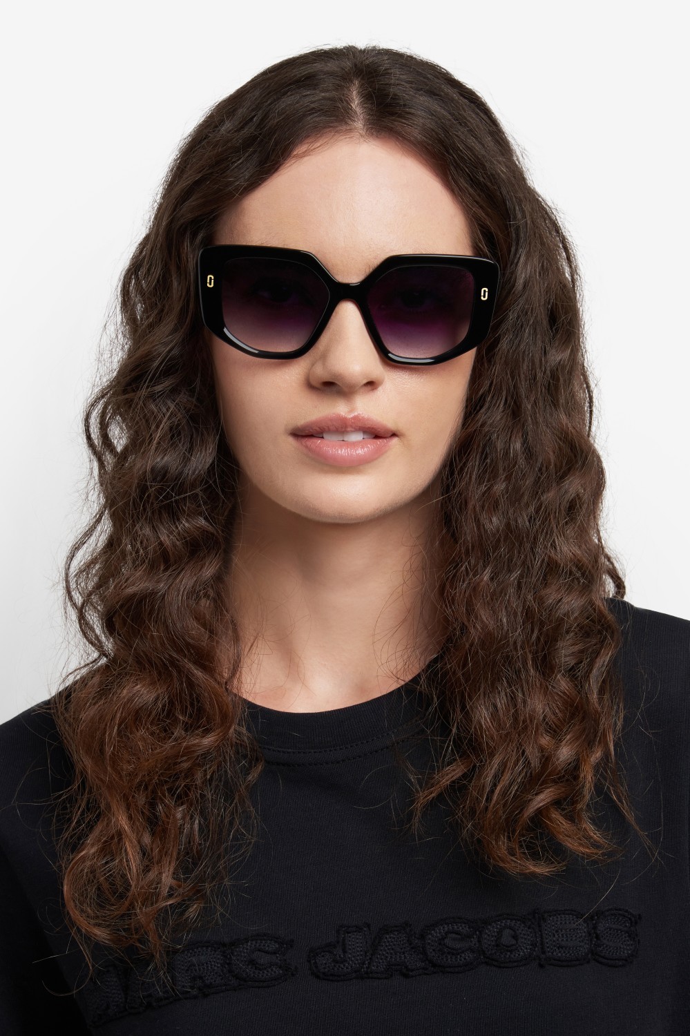 Sunglasses Marc Jacobs Mj 1116/S 207985 807 9O color black shape butterfly lenses dark grey shaded