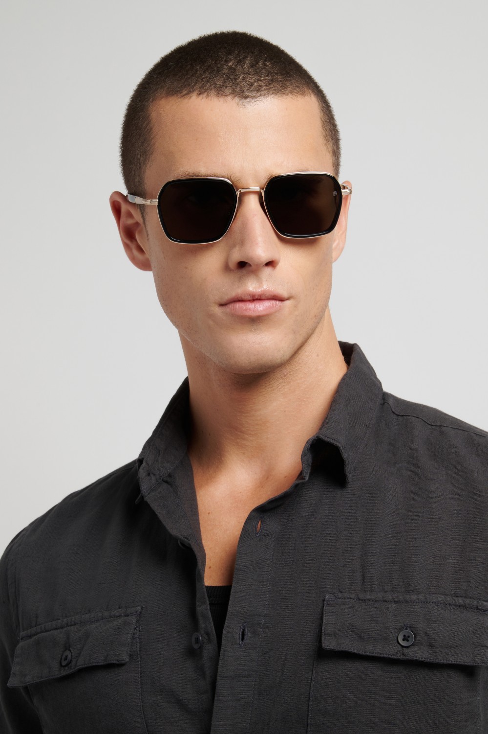 Sunglasses David Beckham Db 1194/G 208167 RHL IR color gold black 2 shape square lenses grey