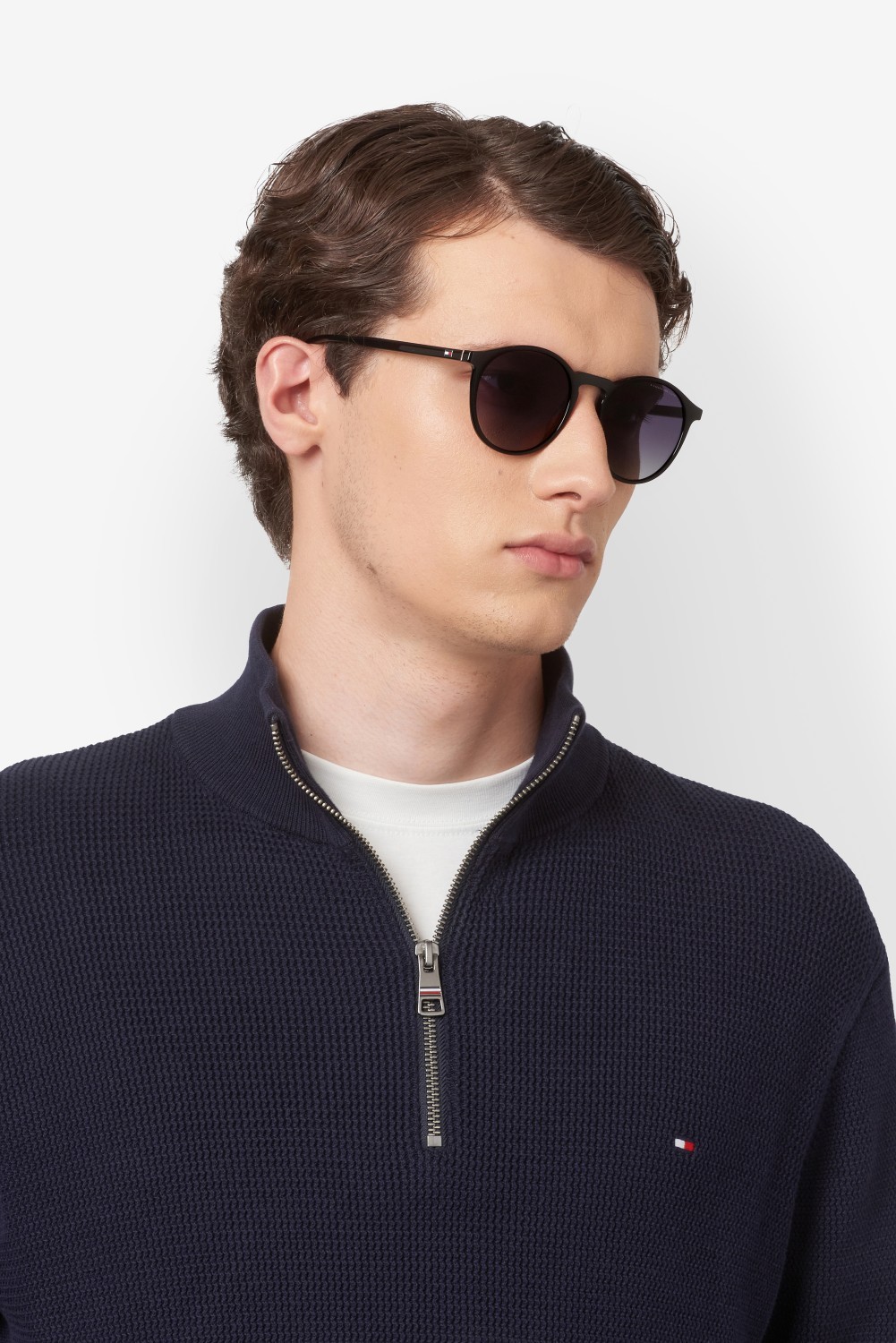 Occhiali da sole Tommy Hilfiger Th 2267/S 208270 807 9O colore black forma rotondo lenti dark grey shaded