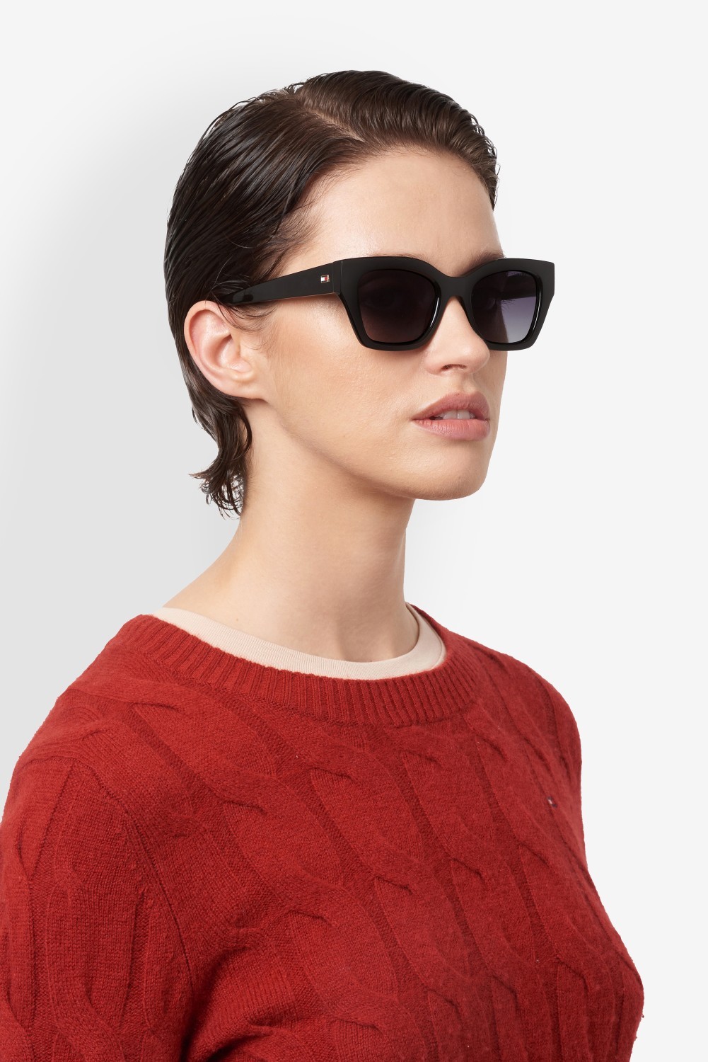 Sunglasses Tommy Hilfiger Th 2264/S 208280 807 9O color black shape cat eye lenses dark grey shaded