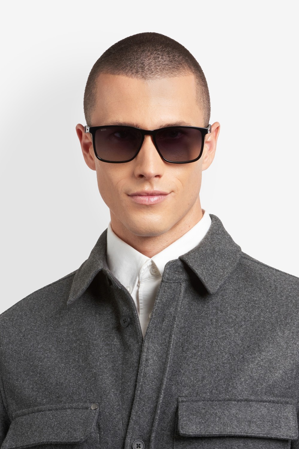 Occhiali da sole Hugo Boss 1825/S 208309 807 9O colore black forma rettangolare lenti dark grey shaded