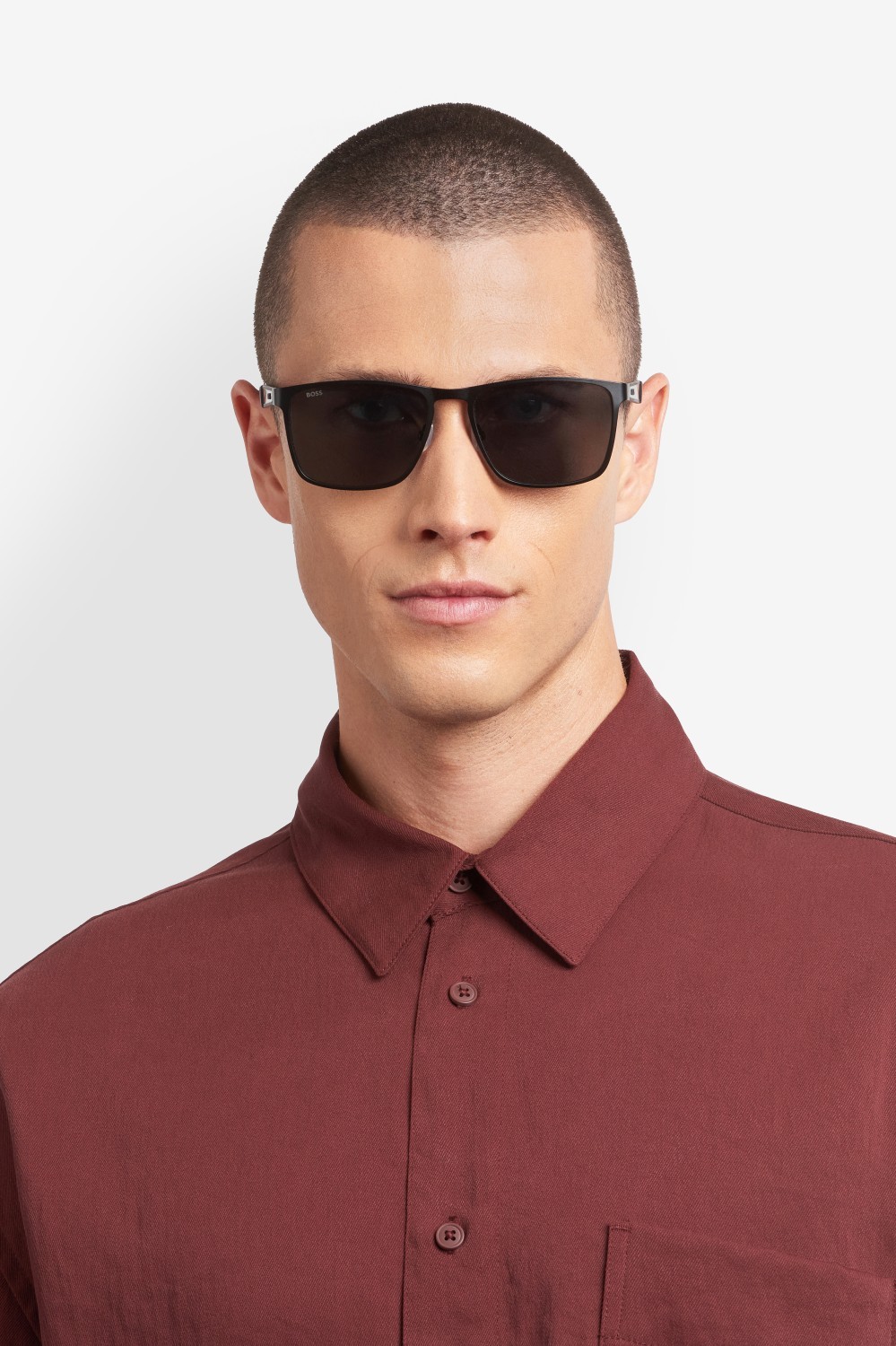 Occhiali da sole Hugo Boss 1826/S 208310 003 QT colore matte black forma quadrato lenti green