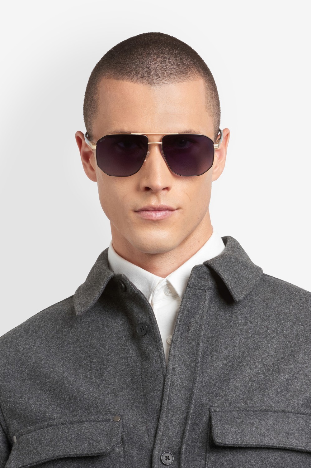 Occhiali da sole Hugo Boss 1832/S 208339 0NZ 9O colore matte gold black forma quadrato lenti dark grey shaded