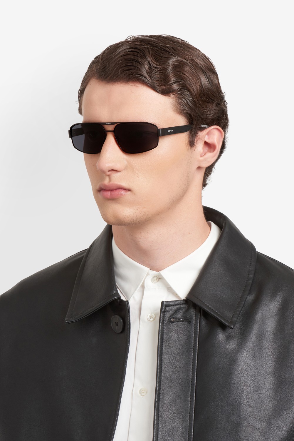 Sunglasses Hugo Hg 1368/S 208351 003 IR color matte black shape navigator lenses grey
