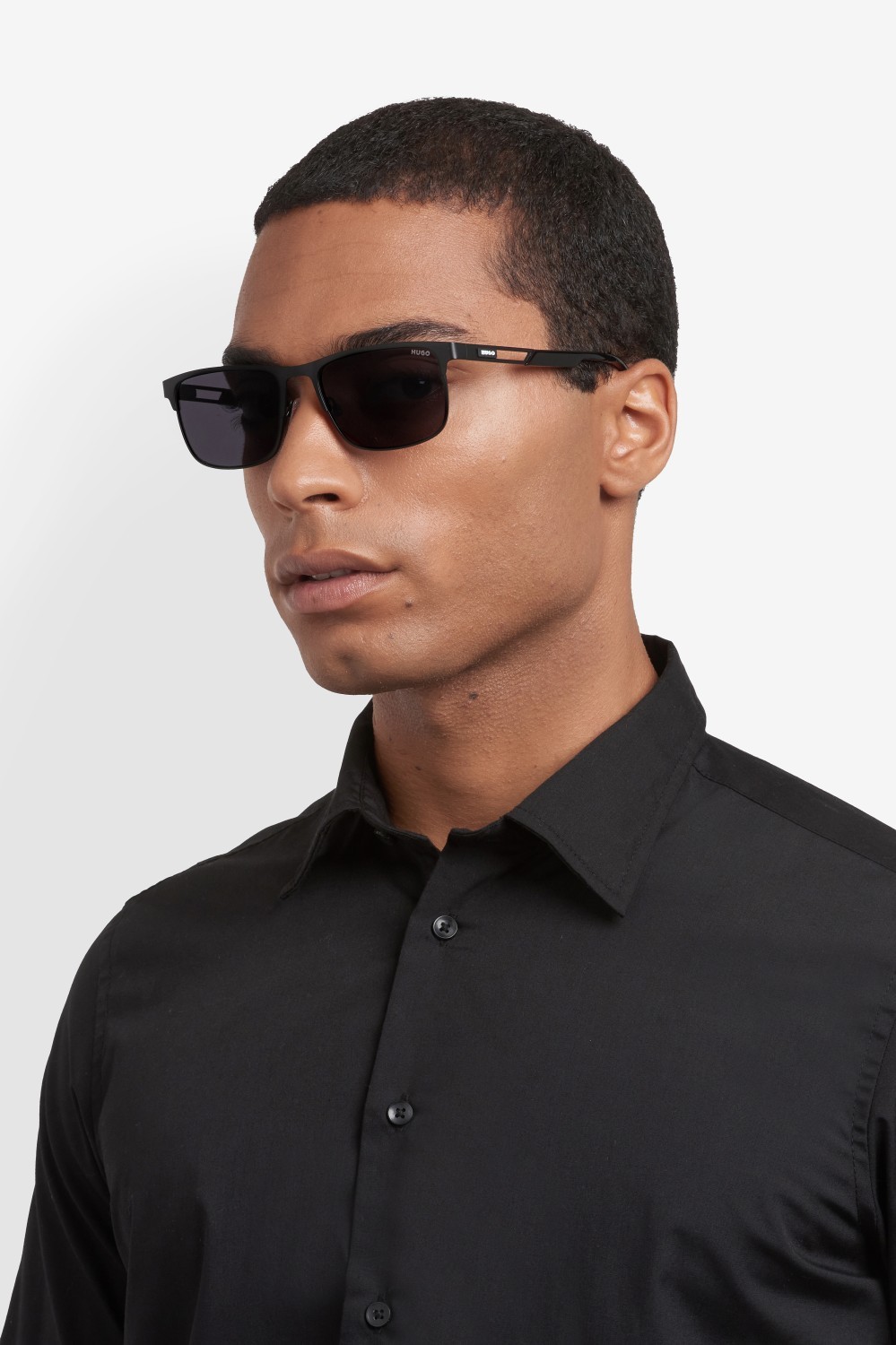 Sunglasses Hugo Hg 1385/S 208385 003 IR color matte black shape rectangle lenses grey