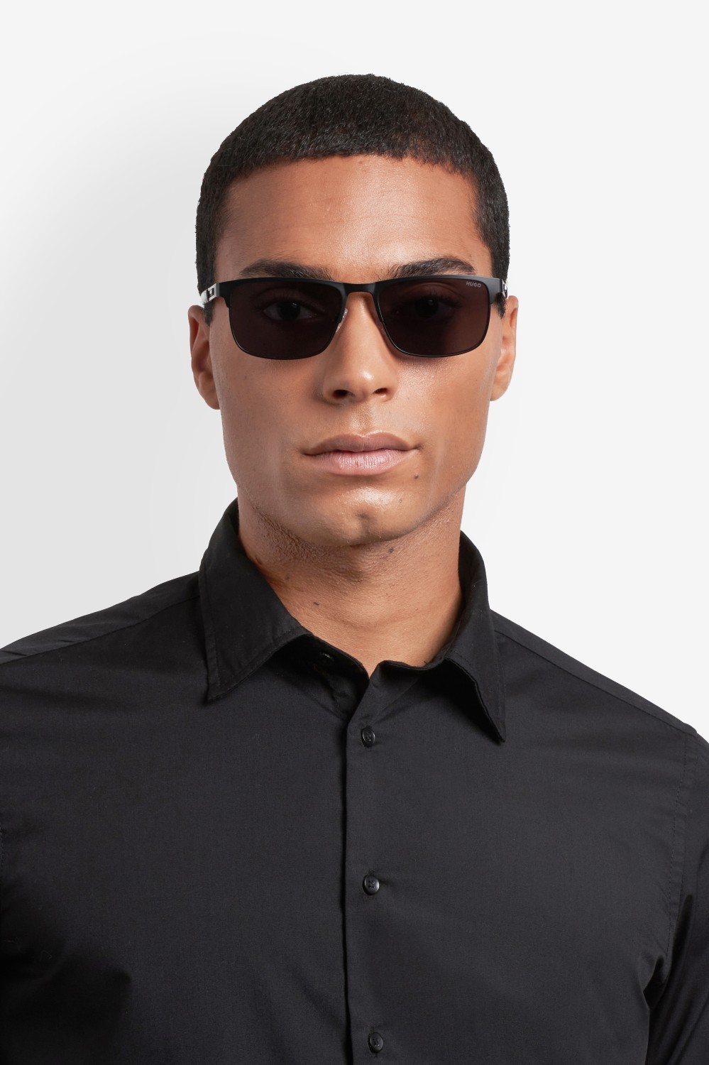 Sunglasses Hugo Hg 1385/S 208385 003 IR color matte black shape rectangle lenses grey