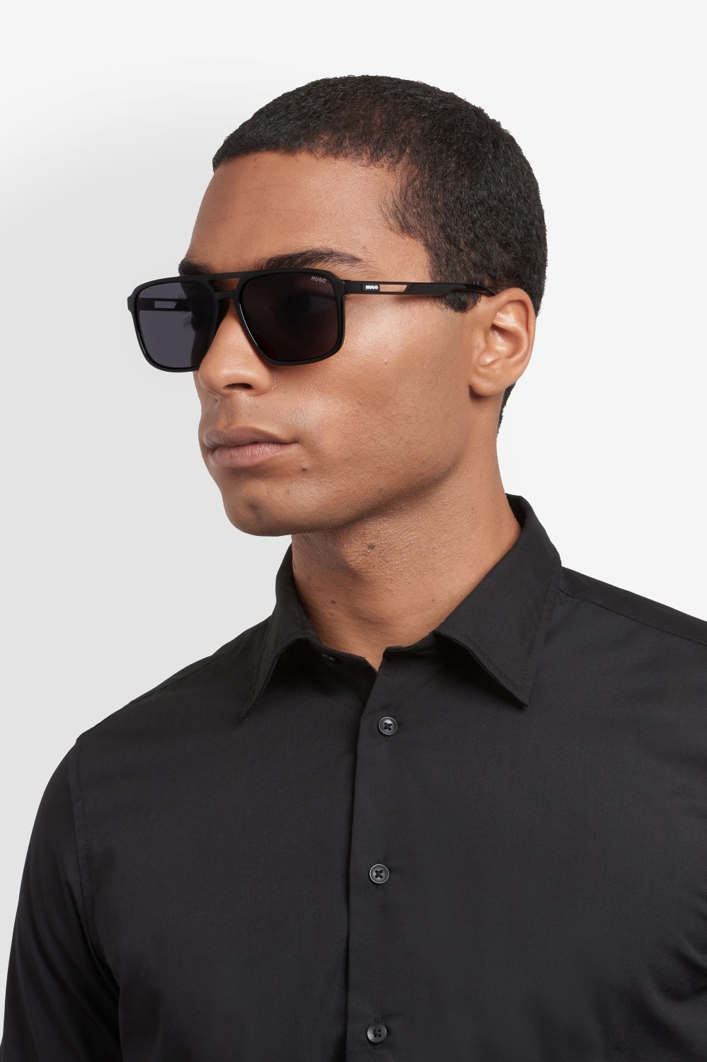 Sunglasses Hugo Hg 1383/S 208387 807 IR color black shape navigator lenses grey